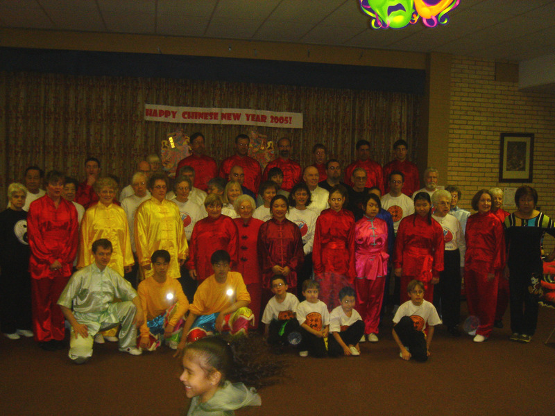 Image: /media/?path=/sports/Kung Fu/2005-02-19 Malee's New Year Celebration/DSC04507.JPG